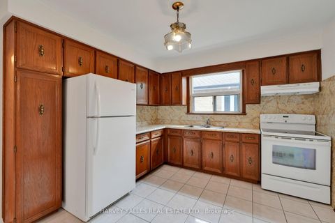 Photo 8 at 61 Abitibi Avenue, Newtonbrook East, Toronto