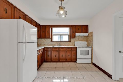 Photo 9 at 61 Abitibi Avenue, Newtonbrook East, Toronto
