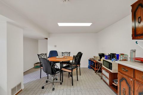 Photo 21 at 61 Abitibi Avenue, Newtonbrook East, Toronto