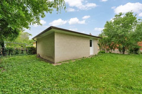 Photo 33 at 61 Abitibi Avenue, Newtonbrook East, Toronto