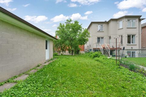 Photo 34 at 61 Abitibi Avenue, Newtonbrook East, Toronto