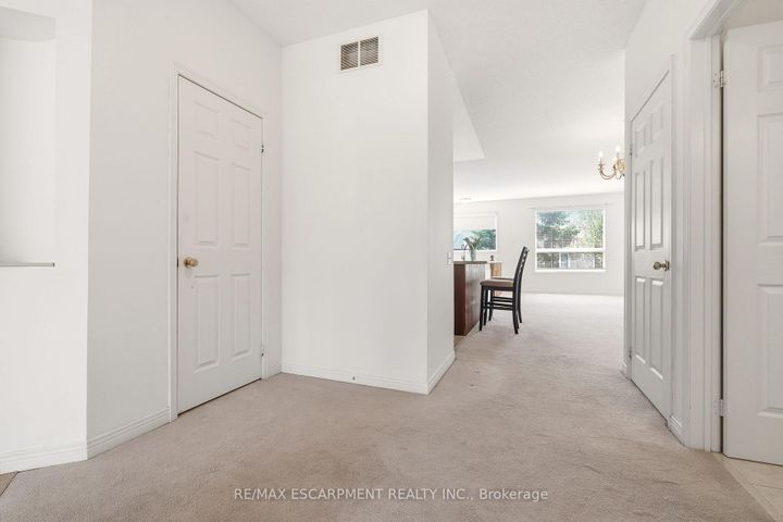 Photo 4 at 40 - 4400 MILLCROFT PARK Drive, Rose, Burlington