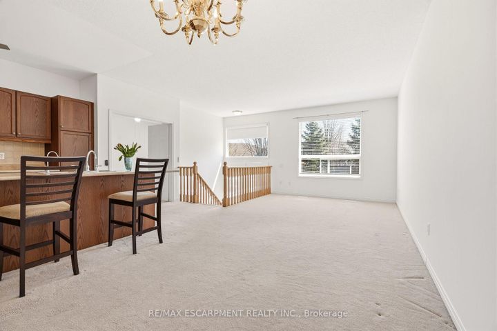 Photo 5 at 40 - 4400 MILLCROFT PARK Drive, Rose, Burlington