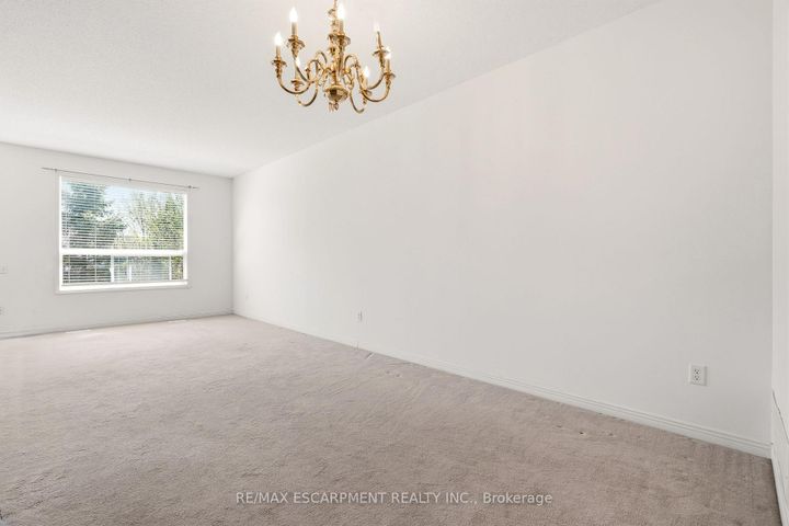 Photo 10 at 40 - 4400 MILLCROFT PARK Drive, Rose, Burlington