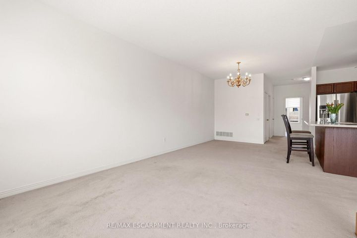 Photo 11 at 40 - 4400 MILLCROFT PARK Drive, Rose, Burlington