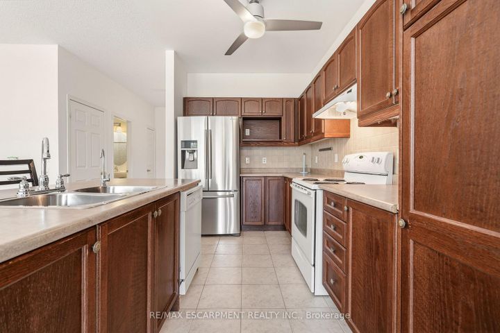 Photo 18 at 40 - 4400 MILLCROFT PARK Drive, Rose, Burlington