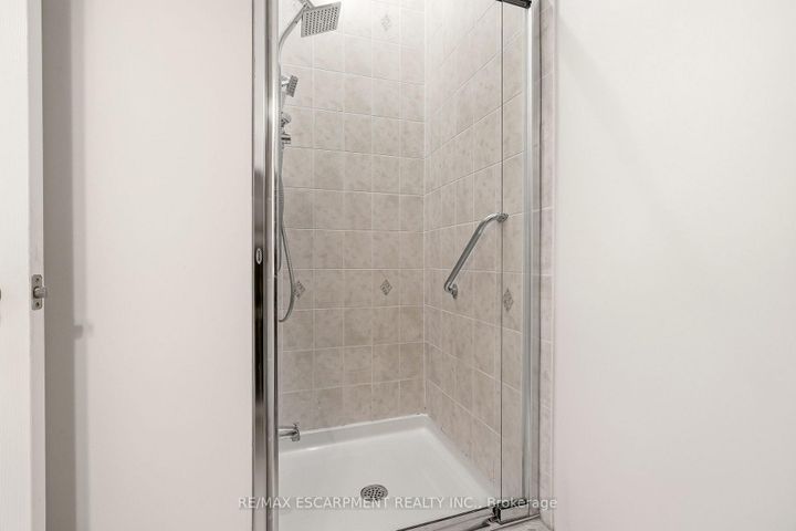 Photo 23 at 40 - 4400 MILLCROFT PARK Drive, Rose, Burlington