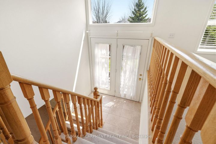 Photo 31 at 40 - 4400 MILLCROFT PARK Drive, Rose, Burlington
