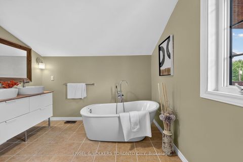 Photo 25 at 774 Churchill Lane, Historic Lakeshore Communities, Georgina