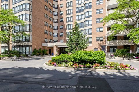 Photo 1 at 210 - 7601 Bathurst Street, Yorkhill, Vaughan