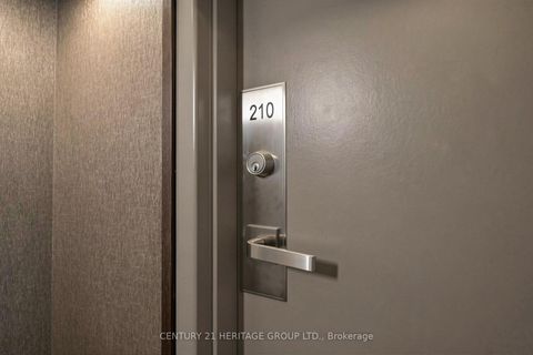 Photo 6 at 210 - 7601 Bathurst Street, Yorkhill, Vaughan