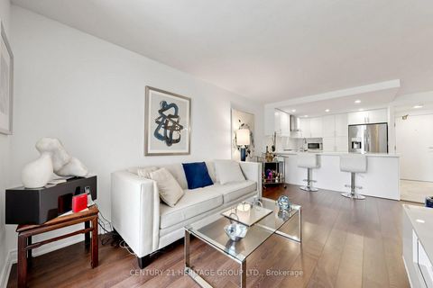 Photo 8 at 210 - 7601 Bathurst Street, Yorkhill, Vaughan