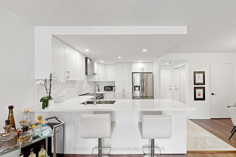 Photo 17 at 210 - 7601 Bathurst Street, Yorkhill, Vaughan