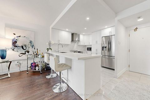 Photo 18 at 210 - 7601 Bathurst Street, Yorkhill, Vaughan