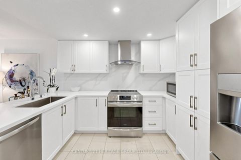 Photo 19 at 210 - 7601 Bathurst Street, Yorkhill, Vaughan