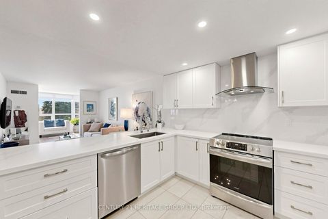 Photo 21 at 210 - 7601 Bathurst Street, Yorkhill, Vaughan