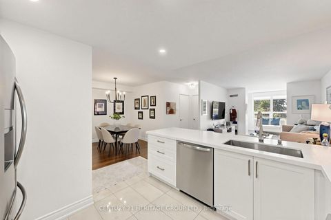 Photo 23 at 210 - 7601 Bathurst Street, Yorkhill, Vaughan