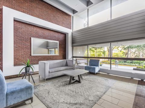 Photo 2 at 612 - 177 Linus Road, Don Valley Village, Toronto