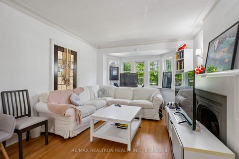 Photo 4 at 707 Hillsdale Avenue E, Mount Pleasant East, Toronto