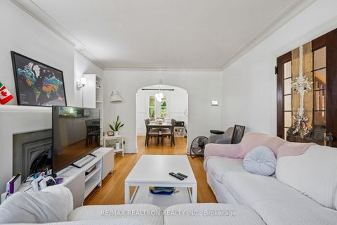 Photo 7 at 707 Hillsdale Avenue E, Mount Pleasant East, Toronto