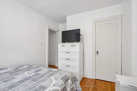 Photo 27 at 707 Hillsdale Avenue E, Mount Pleasant East, Toronto