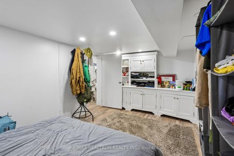 Photo 42 at 707 Hillsdale Avenue E, Mount Pleasant East, Toronto