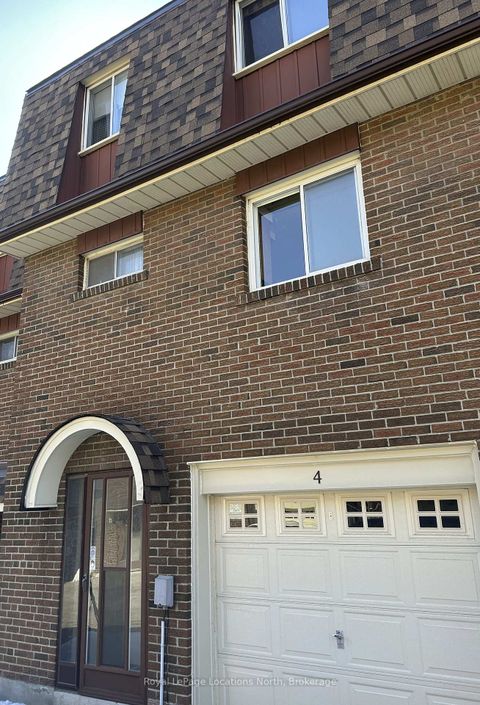 Photo 0 at 4 - 431 Military Trail, Morningside, Toronto