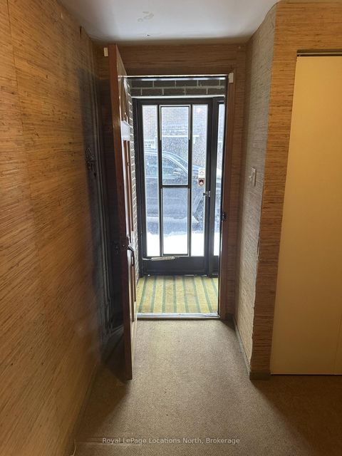 Photo 2 at 4 - 431 Military Trail, Morningside, Toronto