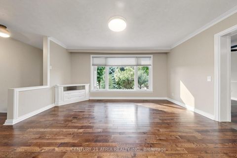 Photo 5 at 49 Netherford Road, Maple, Vaughan