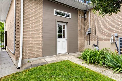 Photo 36 at 49 Netherford Road, Maple, Vaughan