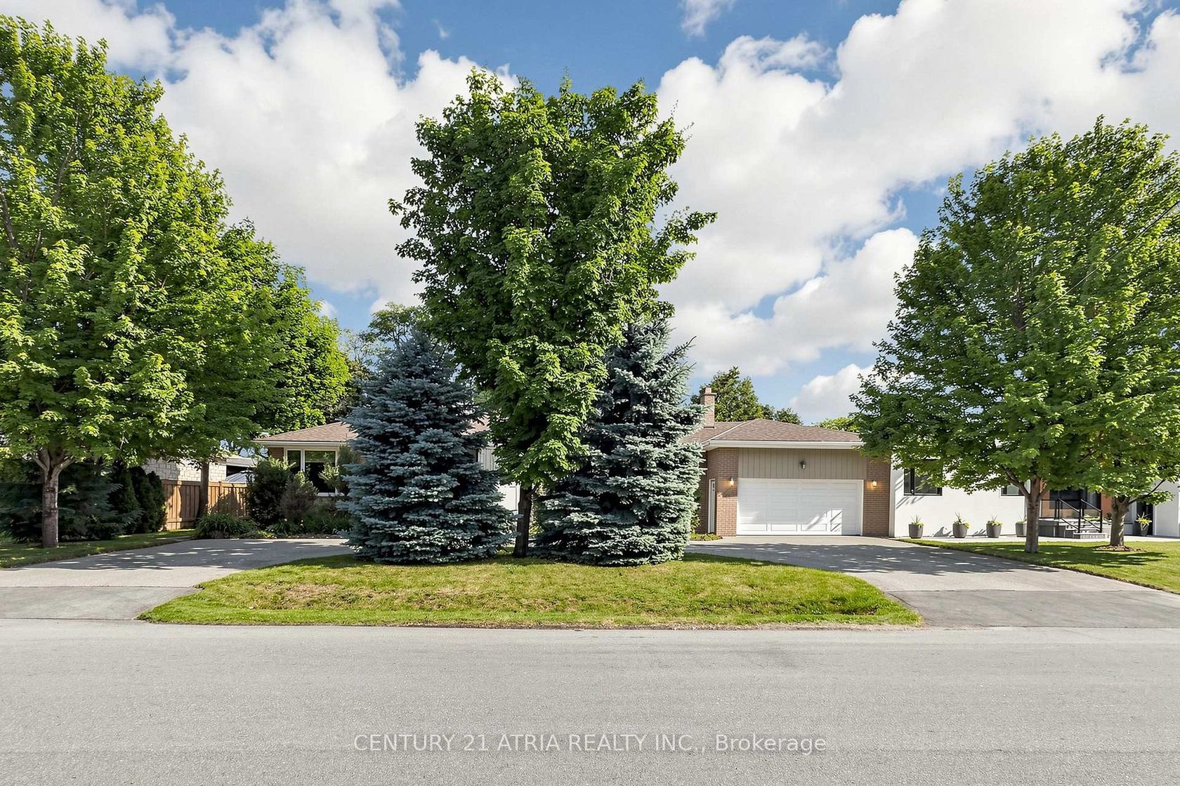 49 Netherford Road, Maple, Vaughan photo number 2