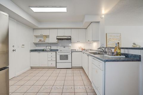 Photo 12 at 1517 - 28 Sommerset Way, Willowdale East, Toronto