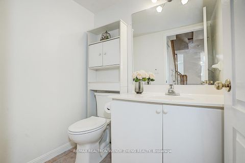 Photo 15 at 1517 - 28 Sommerset Way, Willowdale East, Toronto