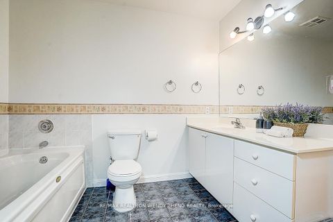 Photo 22 at 1517 - 28 Sommerset Way, Willowdale East, Toronto