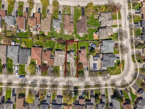 Photo 36 at 82 Barre Drive, Painswick North, Barrie