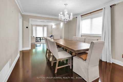 Photo 10 at 25 Grenadier Crescent, Beverley Glen, Vaughan
