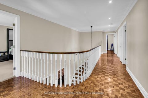 Photo 18 at 25 Grenadier Crescent, Beverley Glen, Vaughan