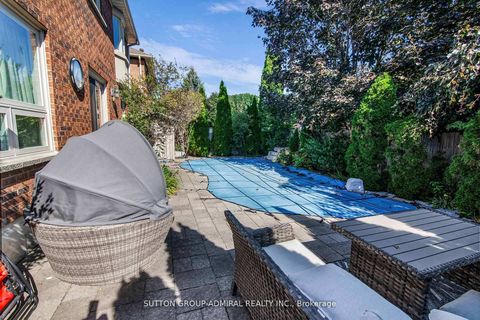Photo 39 at 25 Grenadier Crescent, Beverley Glen, Vaughan