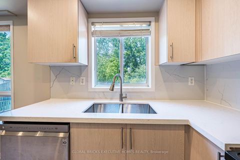 Photo 10 at 124 Conn Smythe Drive, Scarborough Village, Toronto