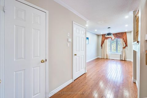 Photo 12 at 124 Conn Smythe Drive, Scarborough Village, Toronto