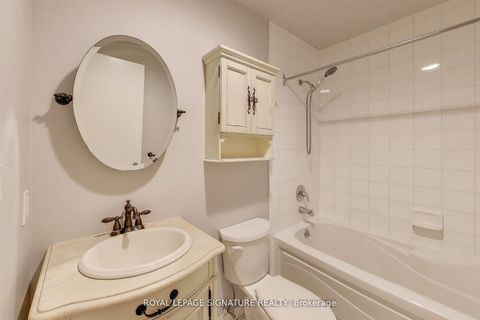 Photo 6 at 801 - 700 King Street W, Niagara, Toronto