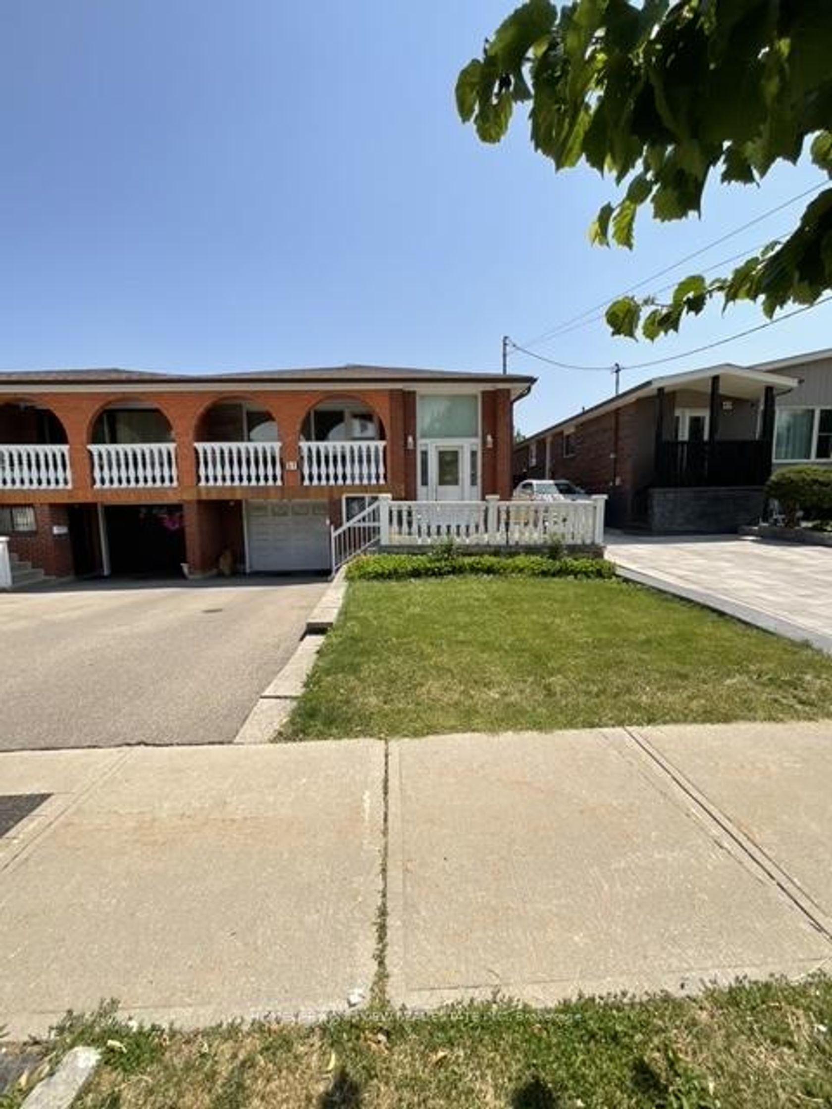 51 Seacliffe Boulevard, Humber Summit, Toronto 