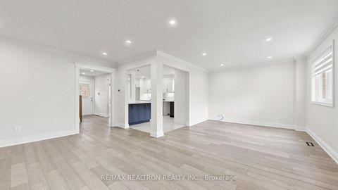 Photo 4 at 72 Halfmoon Square, Highland Creek, Toronto
