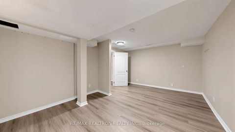 Photo 39 at 72 Halfmoon Square, Highland Creek, Toronto