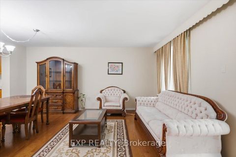 Photo 1 at 102 Red River Crescent, Rouge E11, Toronto