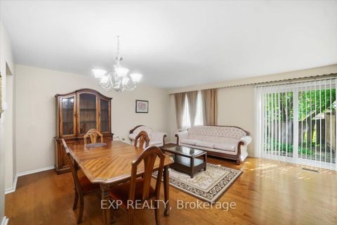 Photo 2 at 102 Red River Crescent, Rouge E11, Toronto