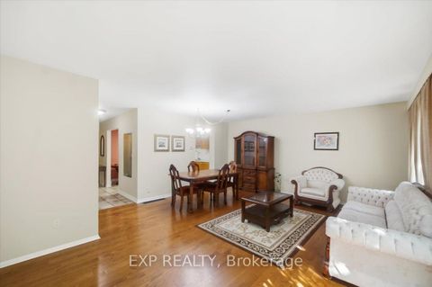 Photo 3 at 102 Red River Crescent, Rouge E11, Toronto