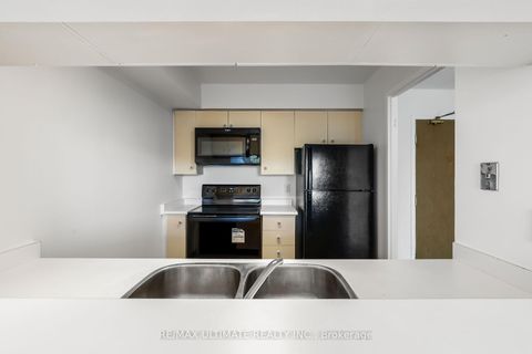Photo 5 at PH06 - 955 O'Connor Drive, Parkview, Toronto