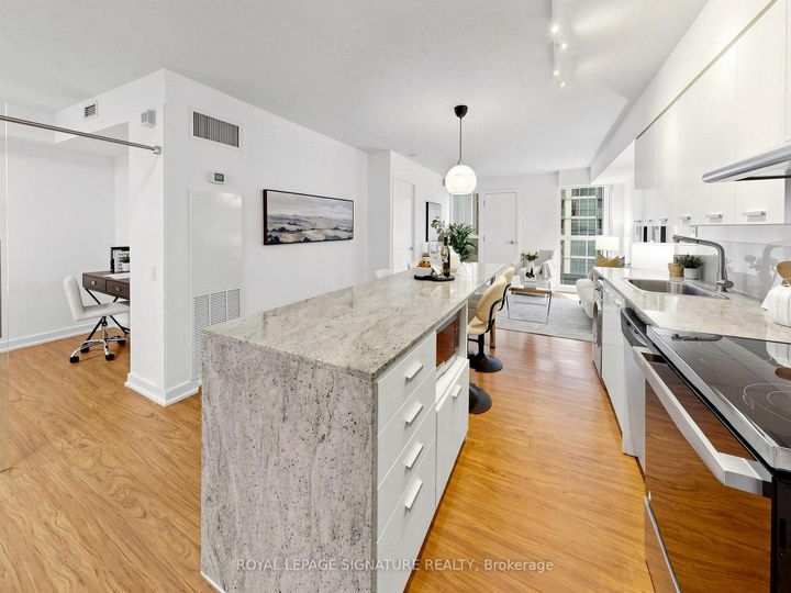 Photo 10 at 1211 - 15 Singer Court, Bayview Village, Toronto