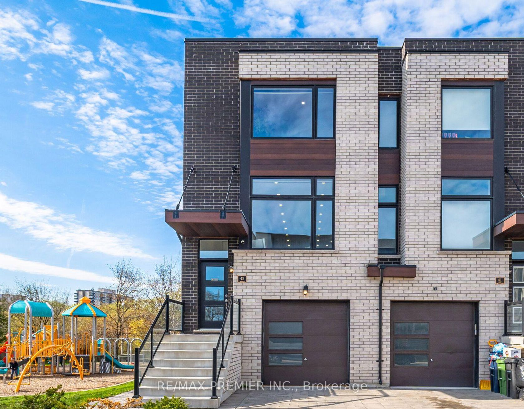 43 Wild Rose Gardens, Rustic, Toronto 
